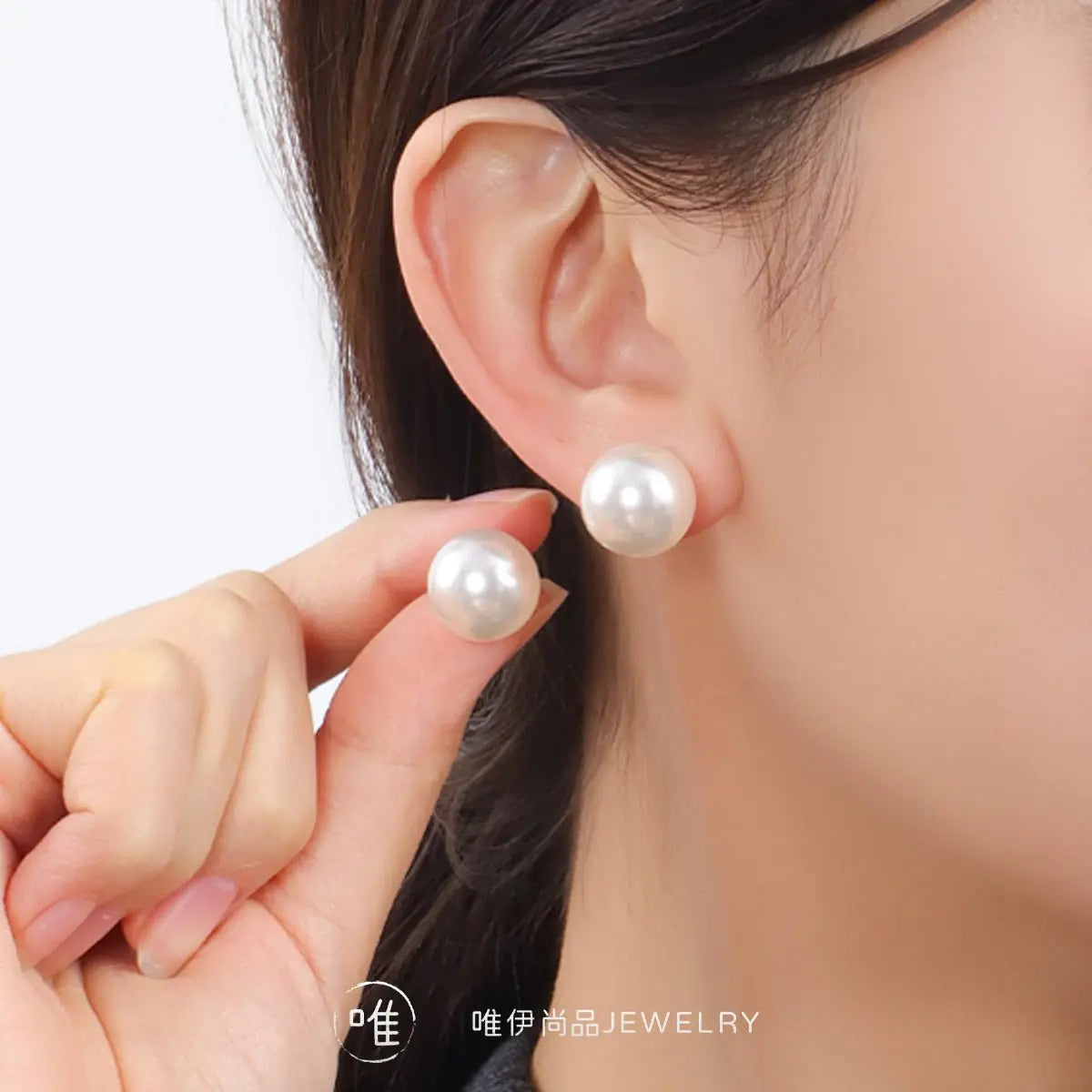 Bright pearl stud earrings Simple fashion geometric earrings